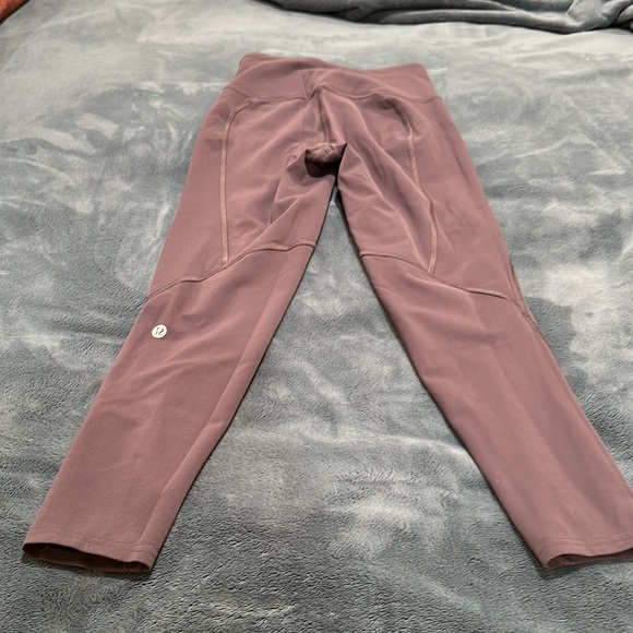 Lululemon x Soulcycle To The Beat Leggings 23” in Purple Taupe - Size 6 - Picture 5 of 10
